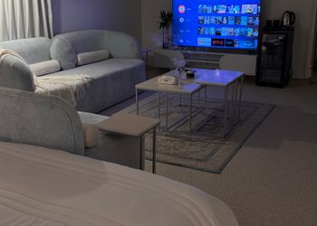 استديو بسرير ماستر