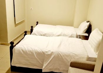 استوديو انيق بسريرين فرديه