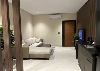 استديو بسرير ماستر وجلسة 