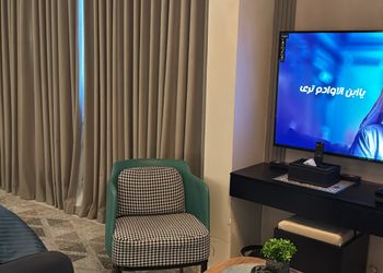 استديو باثاث مريح وبسيط 