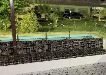 استراحة بمسبح خارجي ومجالس 