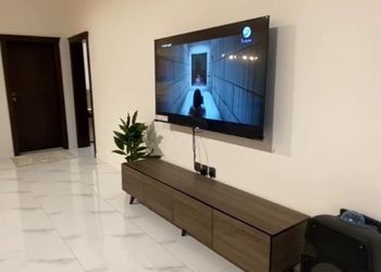 شاليه بمسبح خارجي وجلسة خارجية