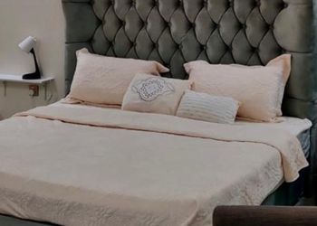 استديو بأثاث مريح وبسيط