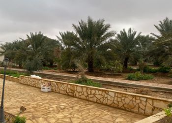 مزرعة بمناظر خلابة وجلسات خارجية 