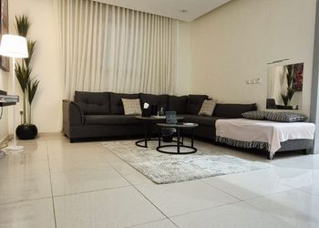 شقة واسعة بدخول ذاتي