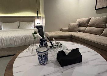 استديو بسرير ماستر وجلسة جانبية 