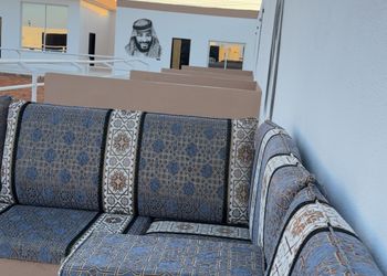 شاليه بجلسة خارجية واسطبل خيل