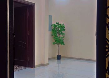 استراحة بمسطح اخضر وجلسة خارجية