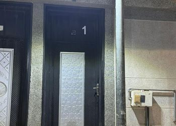 شقة بغرفتين نوم وصالة مريحة 