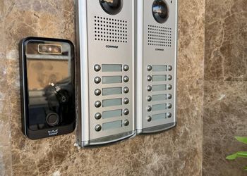 شقة بغرفة جلوس وغرفتين نوم 