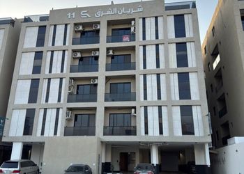 استديو بسرير ماستر وجلسة جانبية 