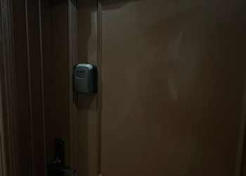 استديو بأثاث مريح وبسيط