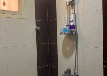 استديو بسرير ماستر وجلسه جانبيه