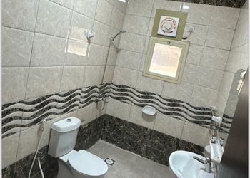 شقة بغرفتين نوم وصالة 