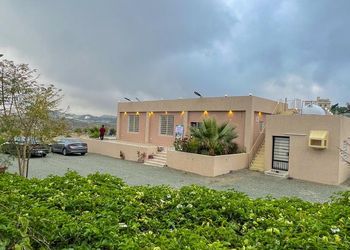 مزرعة بمجالس واسعة وأجواء ممتعة
