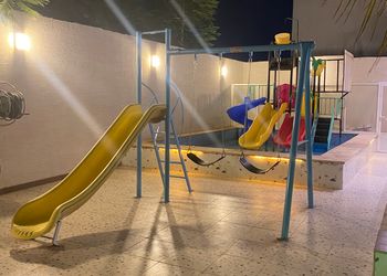 شاليه بألعاب مائية ومسبح