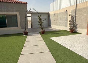 شاليه بجلسة خارجية ومسبح