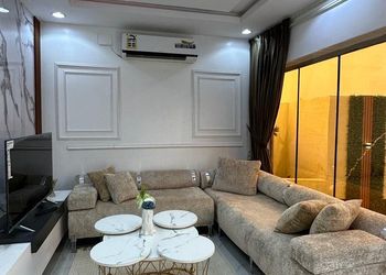 شاليه بمسبح خارجي وجلسة خارجية