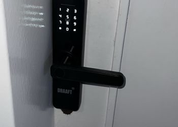 استديو هادئ بسرير ماستر 