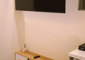 استديو بسرير ماستر وأثاث مريح 