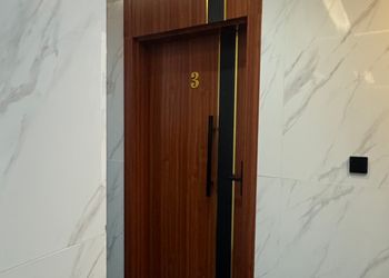 استديو بسرير ماستر وجلسة جانبية