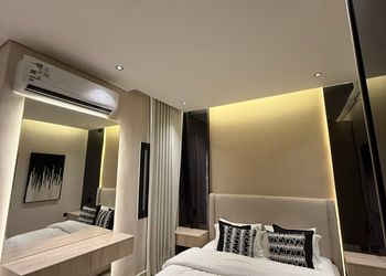 استديو بأثاث مريح وبسيط 