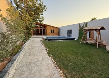 شاليه بمسطح اخضر