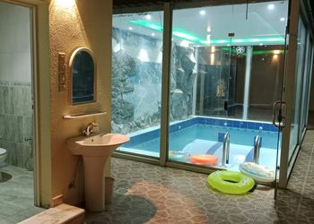 استراحة بجلسة خارجية ومسبح