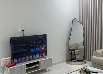 شقة بصالة انيقة وغرفتين نوم