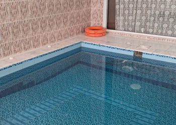 شاليه بمسبح وجلسة خارجية