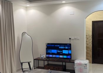 استديو بأثاث مريح وبسيط 
