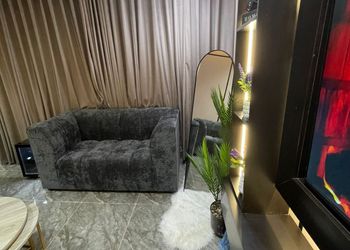 استديو بأثاث مريح وبسيط 