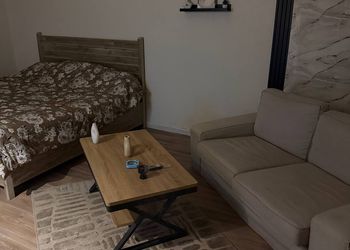 استديو هادئ بسرير ماستر