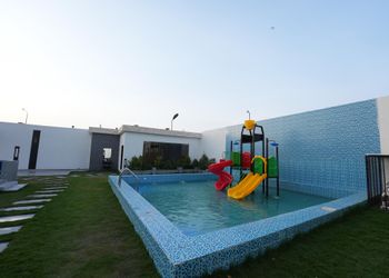 شالية بألعاب اطفال 