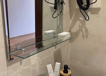 استديو هادئ بسرير ماستر 