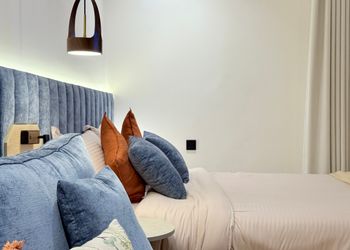استديو هادئ بسرير ماستر  وبلكونه