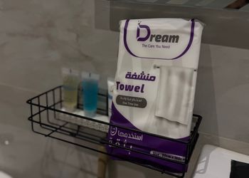 استديو بأثاث مريح وبسيط