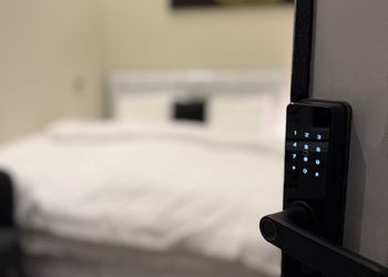 استديو بسرير ماستر ودخول ذاتي
