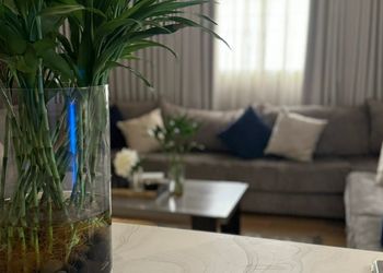 استديو بسرير ماستر وجلسة جانبية 