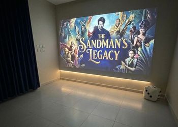 شقة بغرفة سينما دخول ذاتي