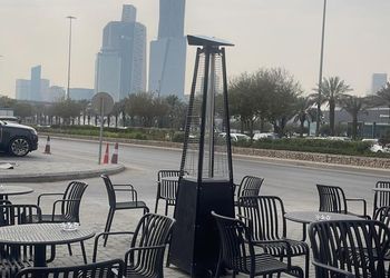 شقة بغرفة معيشة وغرفة نوم 