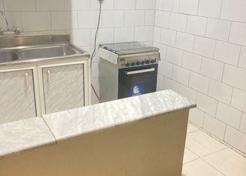 استديو بسرير ماستر وأثاث مريح 