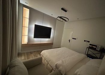 استديو هادئ بسرير ماستر 