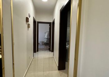 شقة بغرفتين نوم وصالة 
