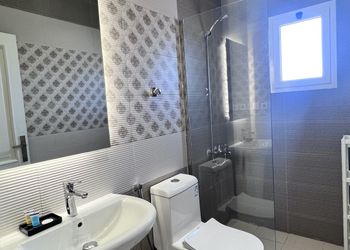 شقة بصالة وغرفة نوم دخول ذاتي 