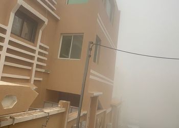 شقة بثلاث غرف نوم وصالة