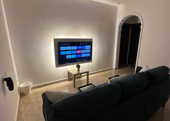 شقة بغرفتين نوم ودخول ذاتي 