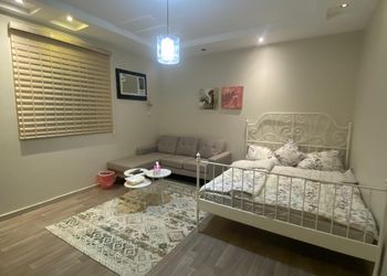استديو هادئ بدخول ذاتي 