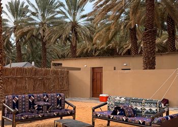 مزرعة بإطلالة على الجبل