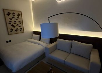 استديو بتصميم أنيق ودخول ذاتي